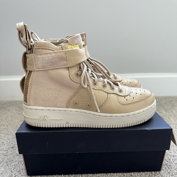 nike wmns sf air force 1 mid